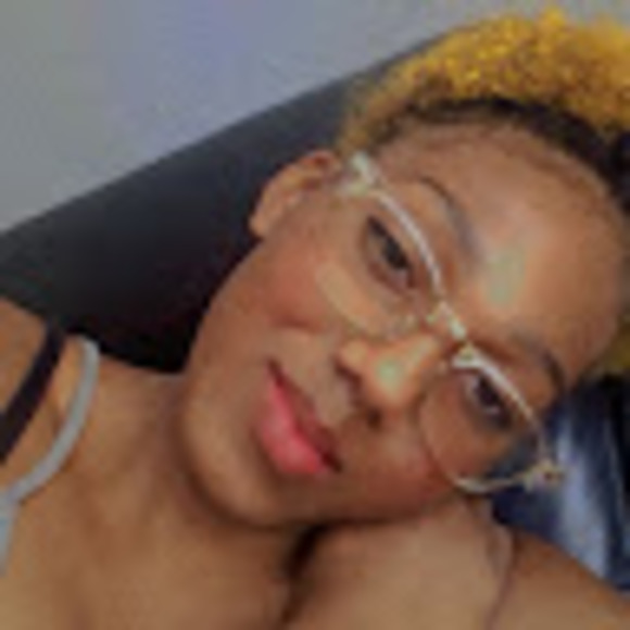 Meet your Posher, Chrisann - Picture 1 of 1